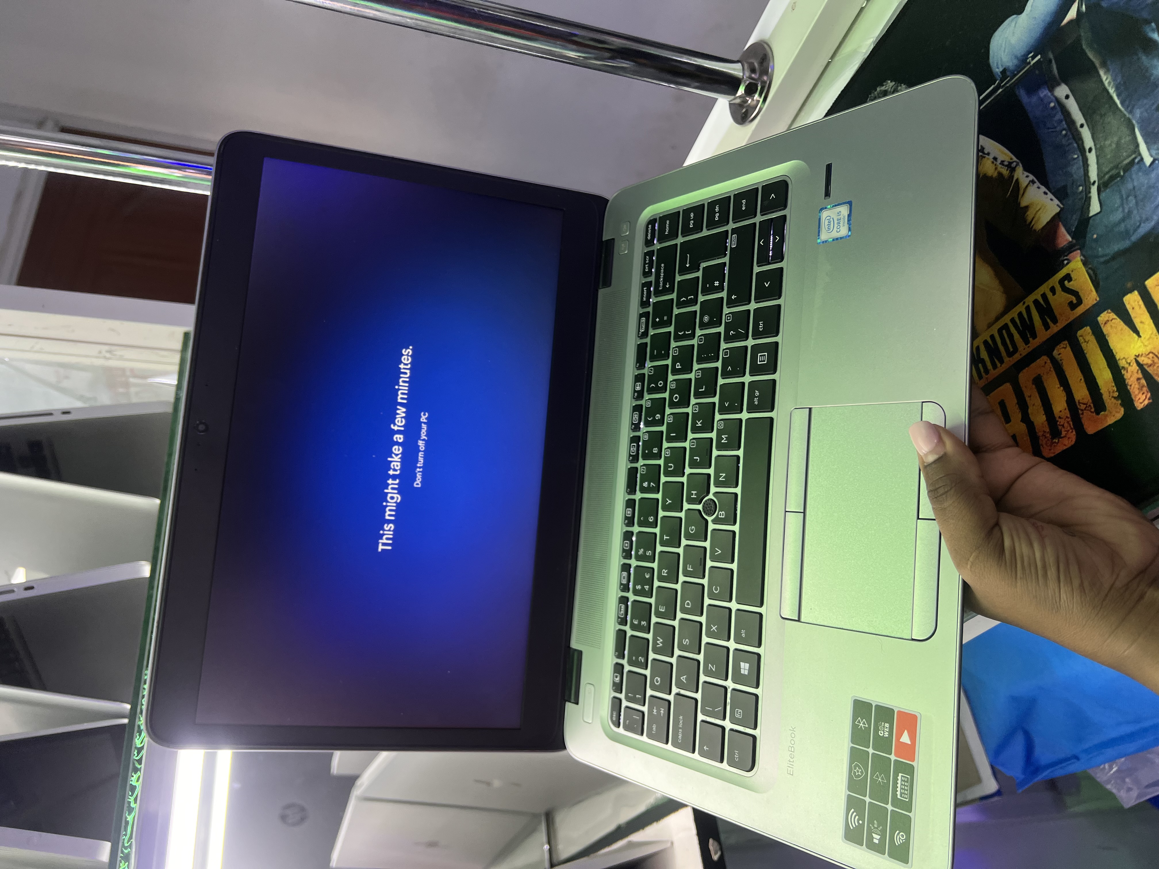 Hp 840 G3 corei5 8/256gb thumbnail 2