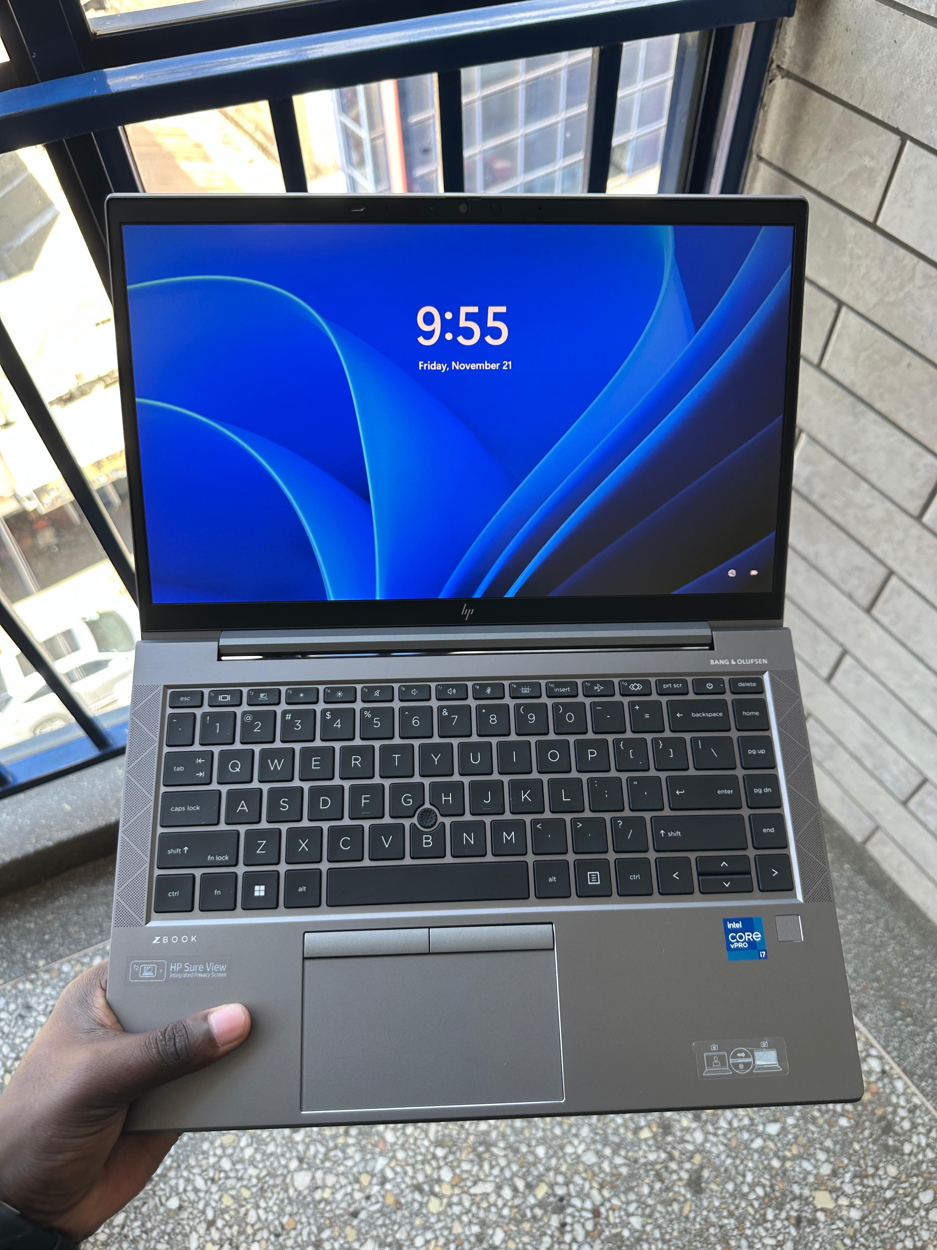 Hp Zbook firefly 14 G8 corei7 11th gen 16/512gb 4gb graphics thumbnail 5